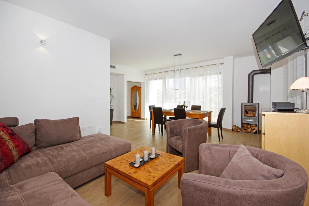 Apartment Laura Привлака Экстерьер фото