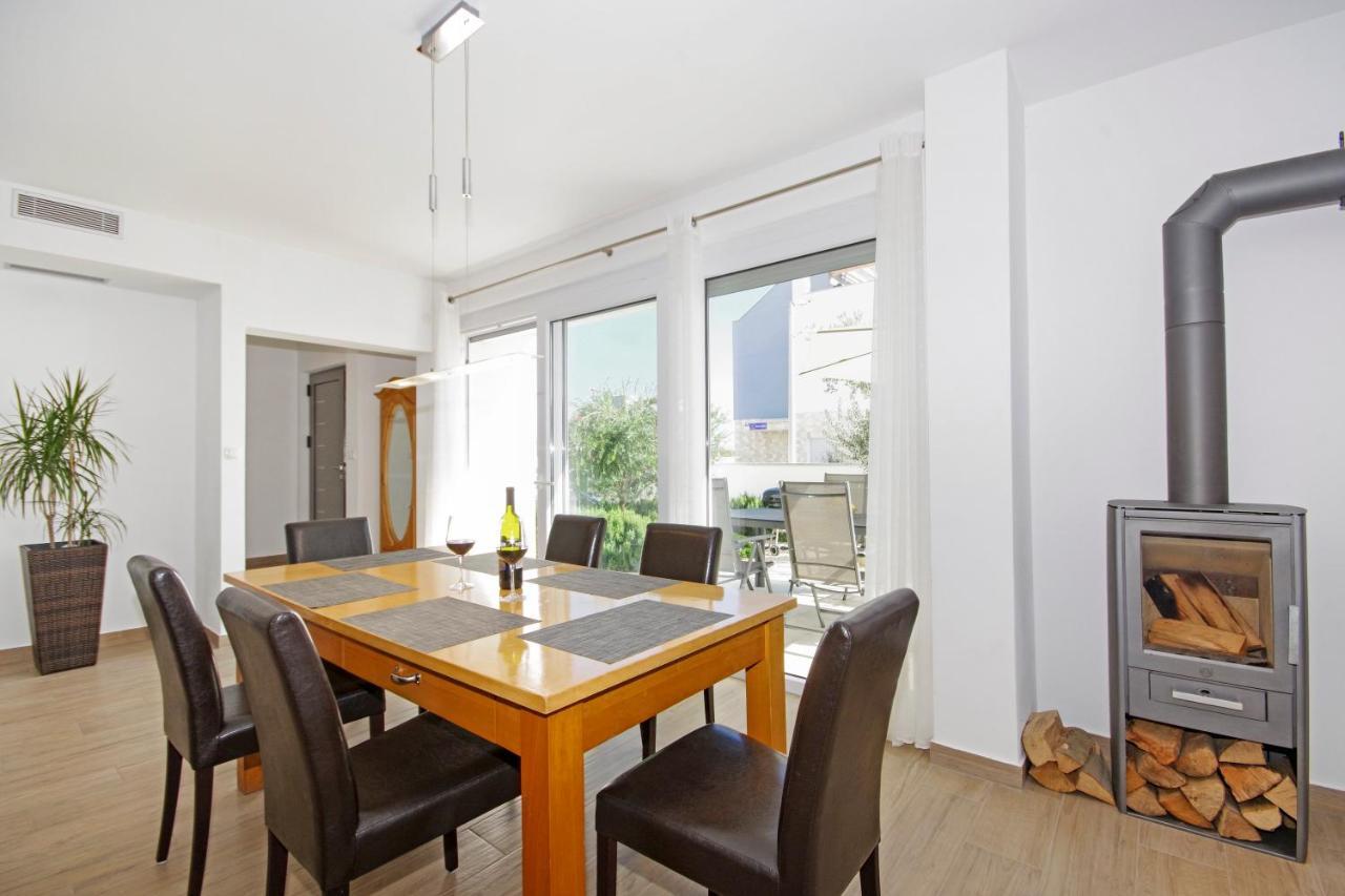 Apartment Laura Привлака Экстерьер фото