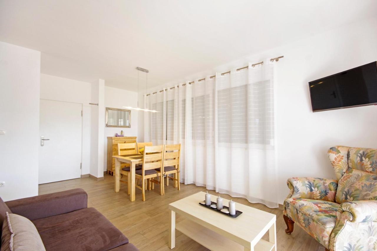 Apartment Laura Привлака Экстерьер фото