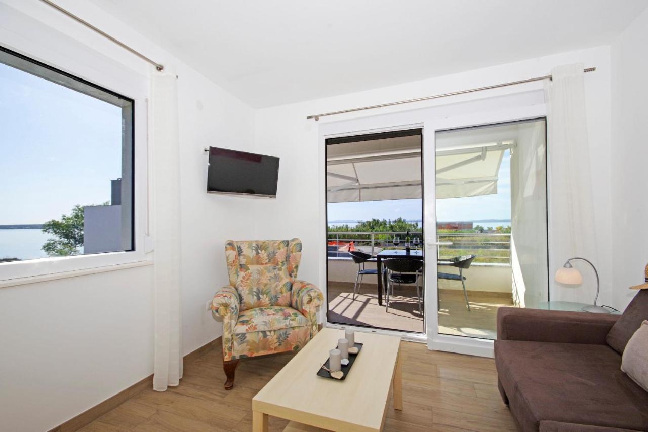 Apartment Laura Привлака Экстерьер фото