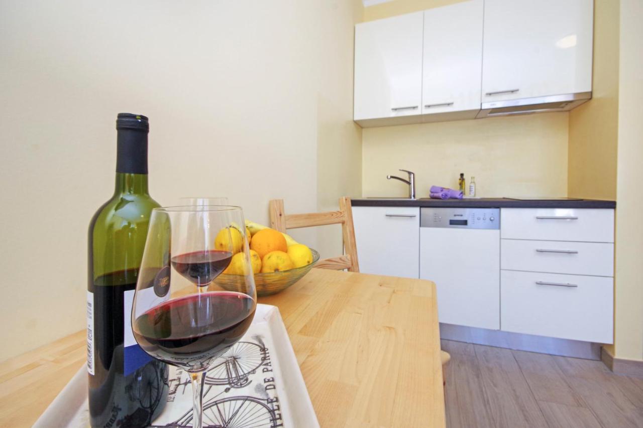 Apartment Laura Привлака Экстерьер фото